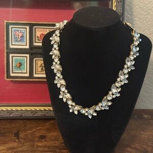 EUC  Gold and Faux Diamond Floral Necklace